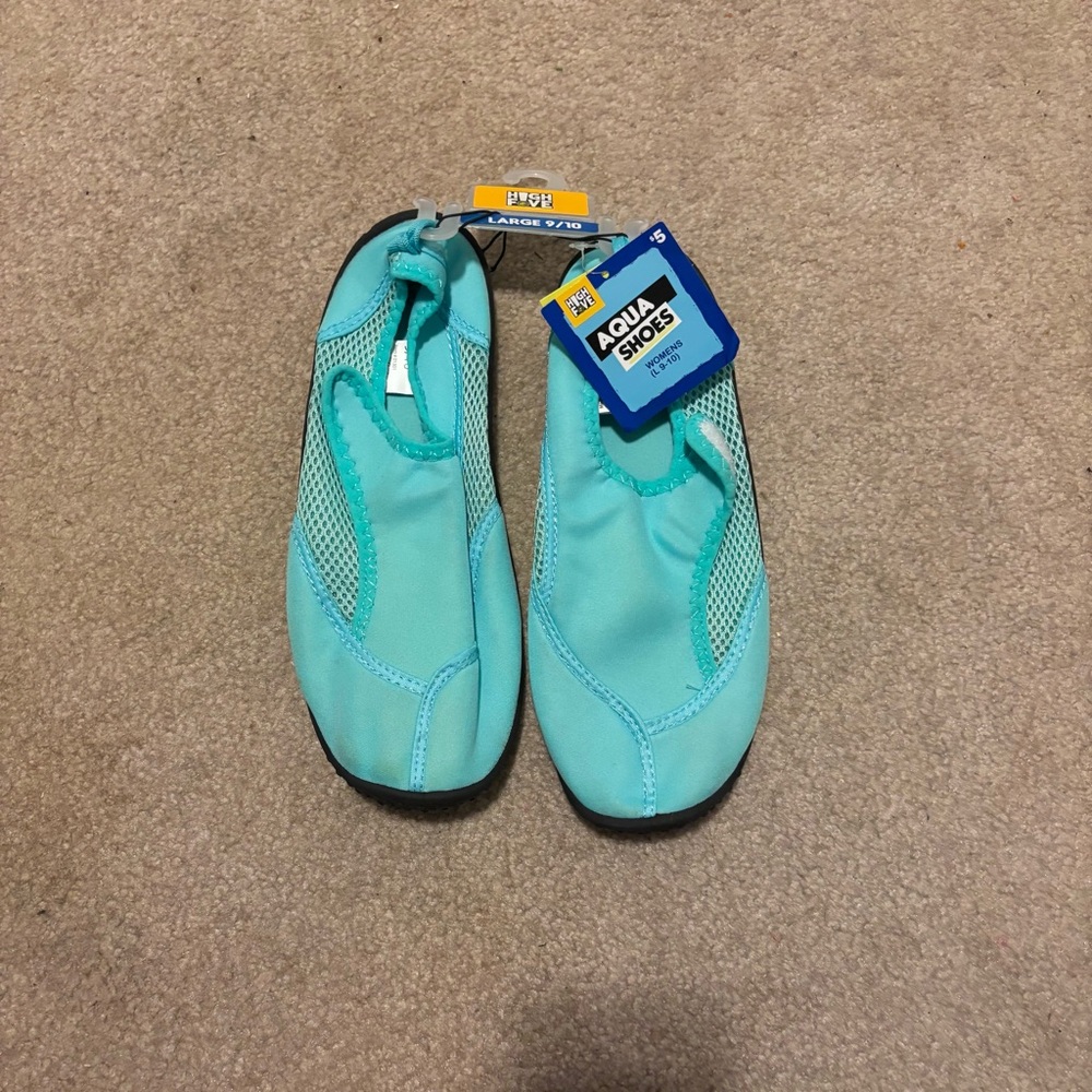 Aqua Shoes
